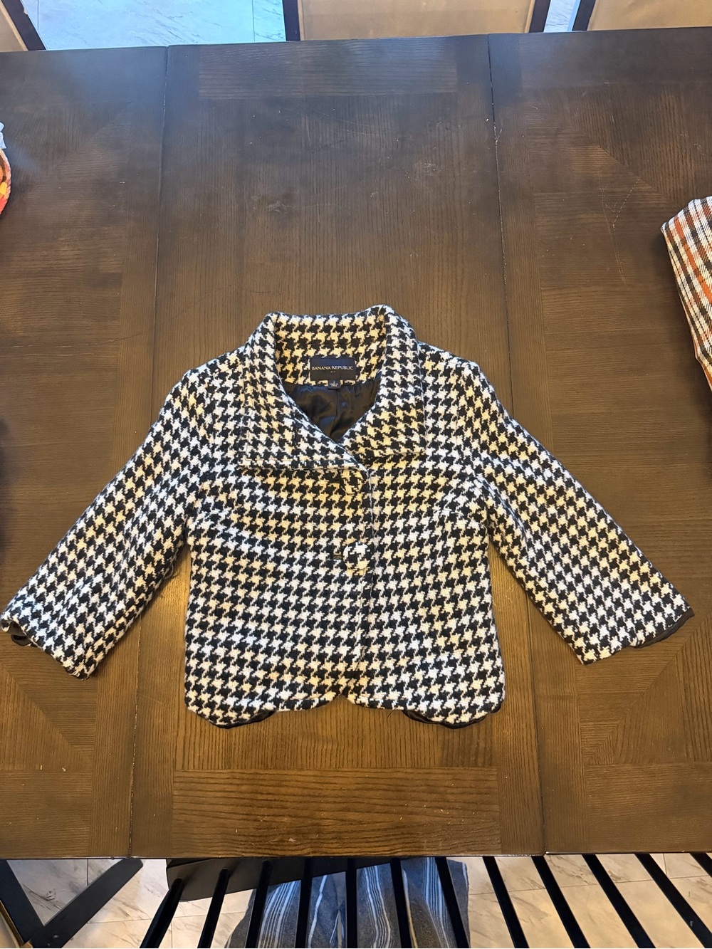 Banana Republic Black and White Houndstooth Cropped Blazer
